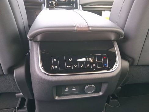 New 2026 Nissan Armada SL image 12