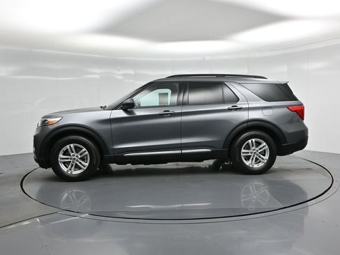 Certified 2022 Ford Explorer XLT image 32