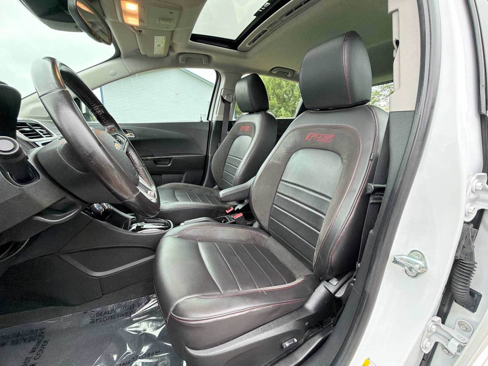 Used 2017 Chevrolet Sonic Premier w/ Driver Confidence Package FWD image 13