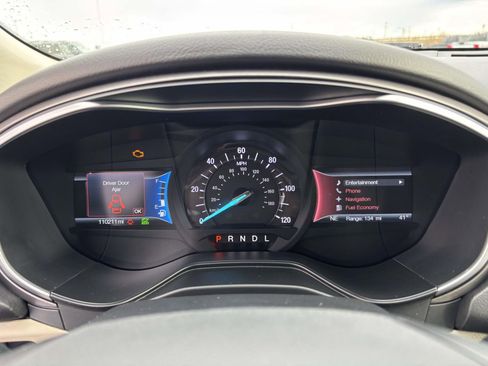 Used 2019 Ford Fusion SEL image 17