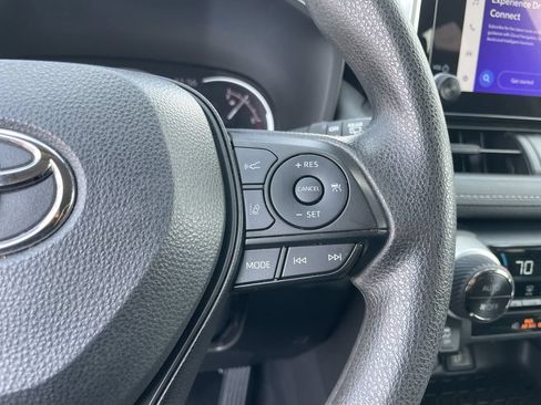 Used 2024 Toyota RAV4 XLE AWD/4WD image 17