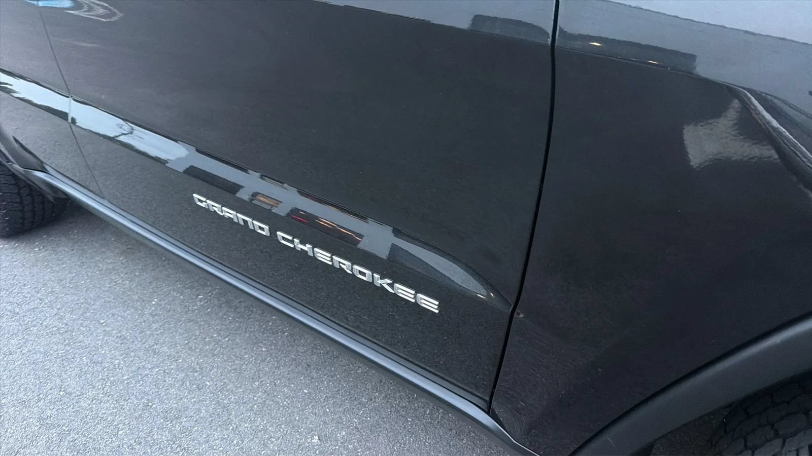 Used 2014 Jeep Grand Cherokee Limited AWD/4WD image 10