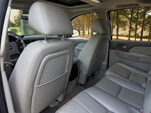 Used 2010 Chevrolet Avalanche LT w/ Luxury Package RWD image 49