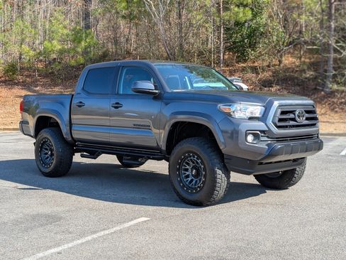 Used 2020 Toyota Tacoma SR5 image 11