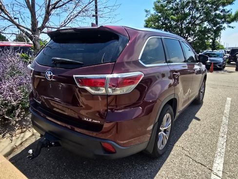 Used 2015 Toyota Highlander XLE AWD/4WD image 14