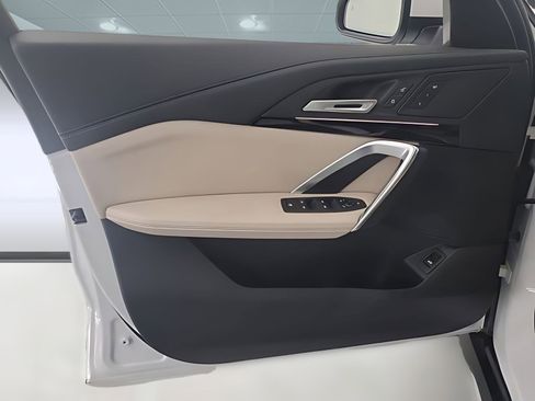 Used 2025 BMW X1 xDrive28i w/ Convenience Package image 5