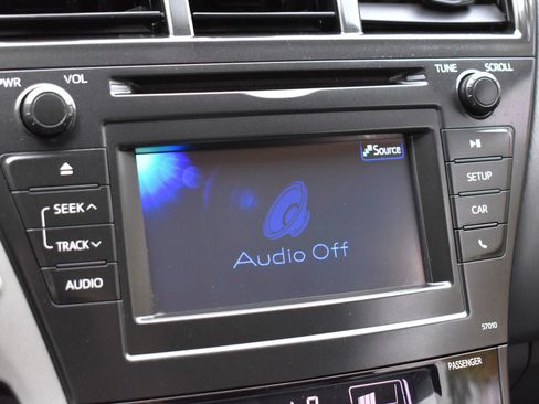 Used 2012 Toyota Prius V Two FWD image 62