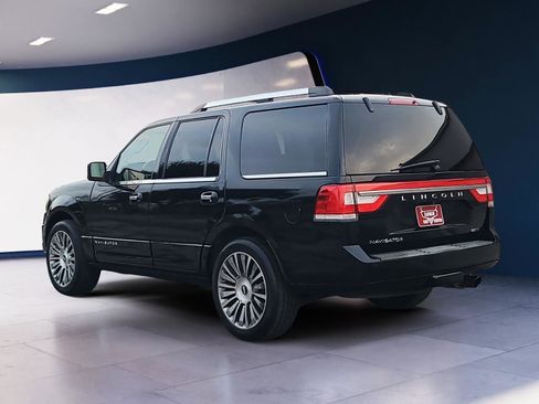 Used 2016 Lincoln Navigator Select image 3