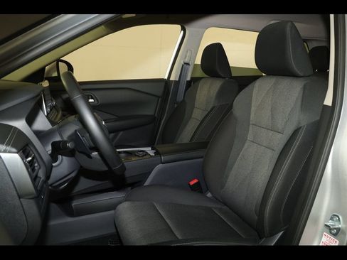 Used 2025 Nissan Rogue SV AWD/4WD image 21
