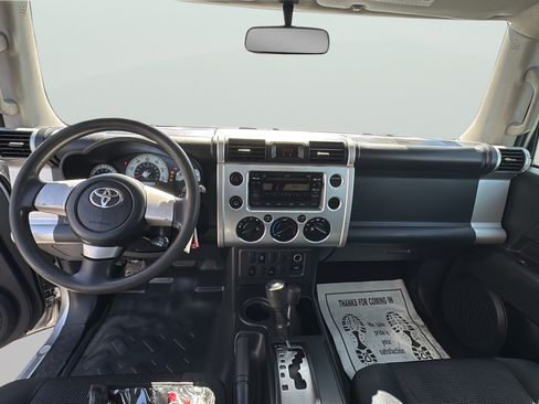 Used 2008 Toyota FJ Cruiser 4WD image 30