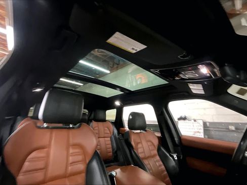Used 2017 Land Rover Range Rover Sport HSE Dynamic image 24