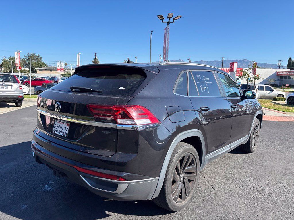 Used 2022 Volkswagen Atlas Cross Sport SE FWD image 5