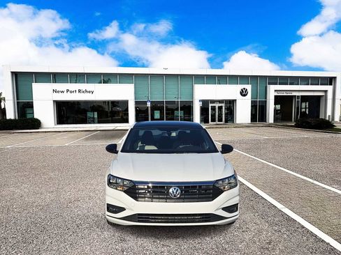 Used 2021 Volkswagen Jetta R-Line image 3