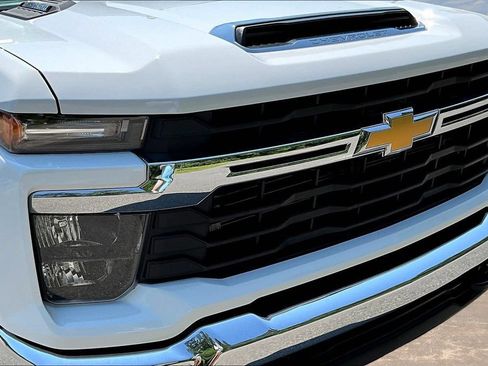Used 2025 Chevrolet Silverado 2500 LT w/ Convenience Package AWD/4WD image 36