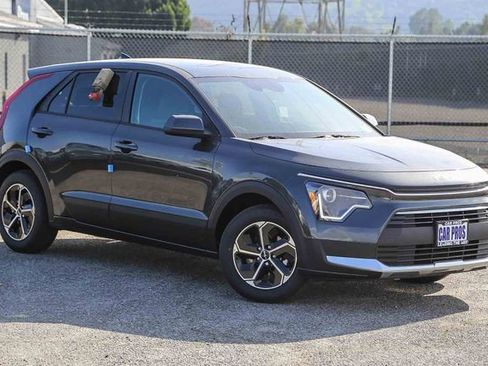 New 2026 Kia Niro LX FWD image 2