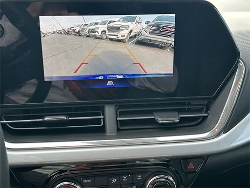 Certified 2024 Chevrolet Trax LT w/ LT Convenience Package image 14