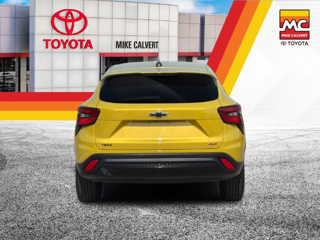Used 2024 Chevrolet Trax RS FWD image 4