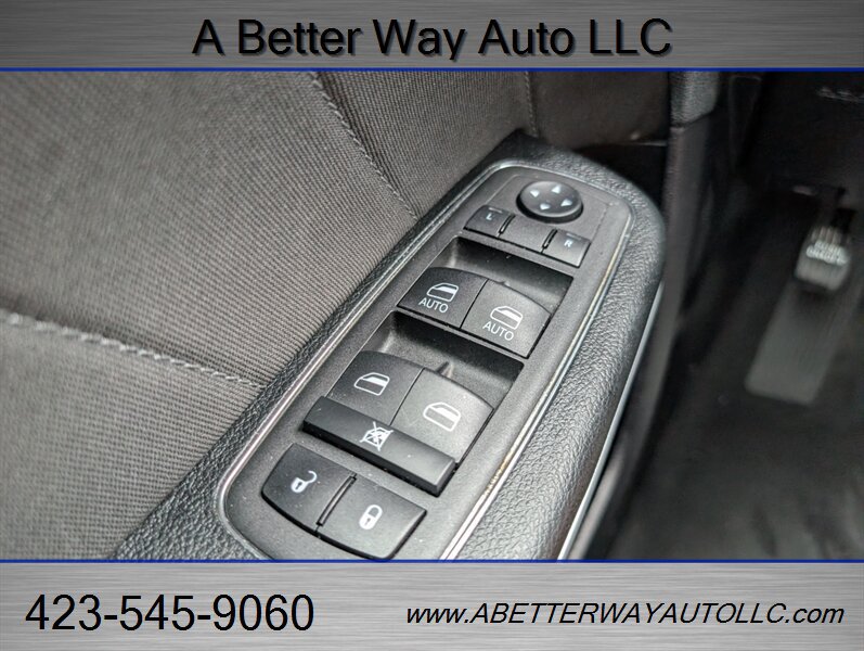 Used 2023 Dodge Charger SXT RWD image 19
