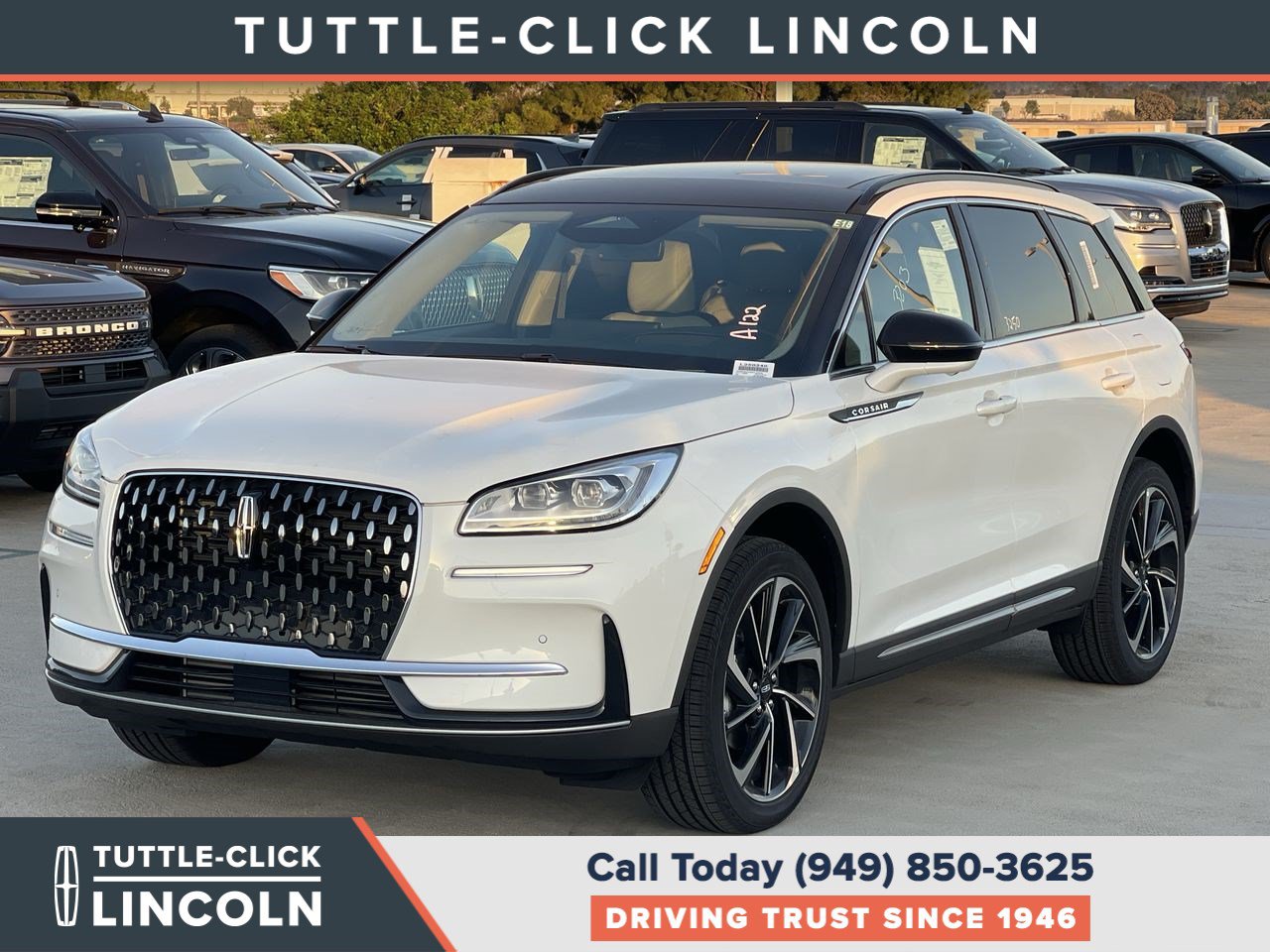 New 2025 Lincoln Corsair Reserve w/ Equipment Group 202A FWD image 3