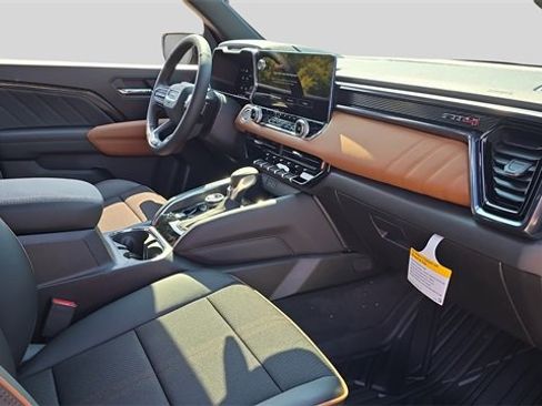 New 2026 GMC Canyon AT4 image 16