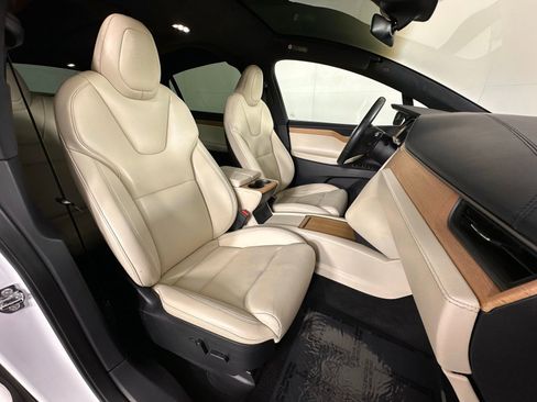 Used 2020 Tesla Model X Long Range image 11