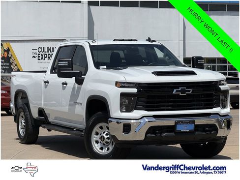 Used 2025 Chevrolet Silverado 2500 W/T w/ WT/CX Safety Package AWD/4WD image 2
