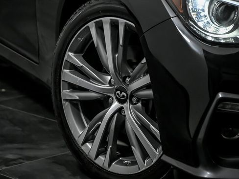 Used 2019 INFINITI Q50 Signature Edition image 3