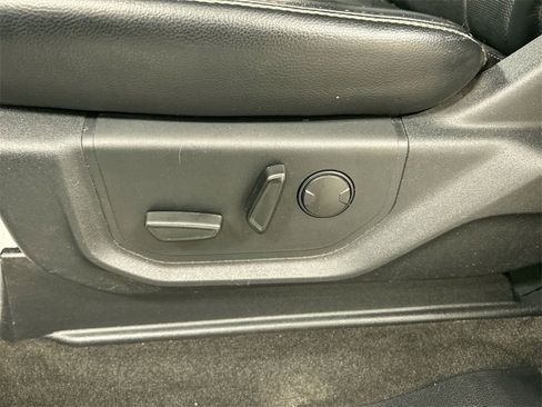 Used 2019 Ford F150 Lariat w/ Equipment Group 502A Luxury image 10