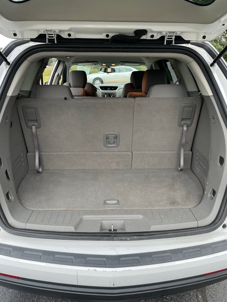 Used 2017 Chevrolet Traverse LS FWD image 19
