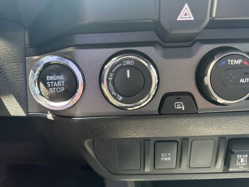 Used 2022 Toyota Tacoma TRD Off-Road image 37