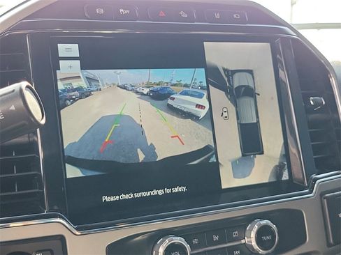 Used 2022 Ford F250 Lariat w/ Tremor Off-Road Package image 27