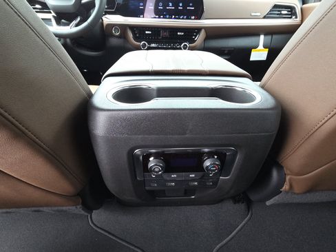 New 2026 Chevrolet Tahoe High Country AWD/4WD image 31