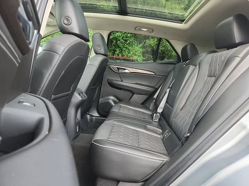 Used 2023 Buick Envision Avenir AWD/4WD image 6