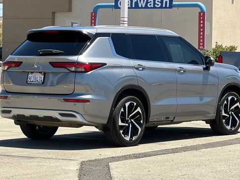 Used 2023 Mitsubishi Outlander SEL FWD image 5