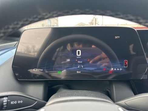 New 2026 Chevrolet Equinox EV LT image 20