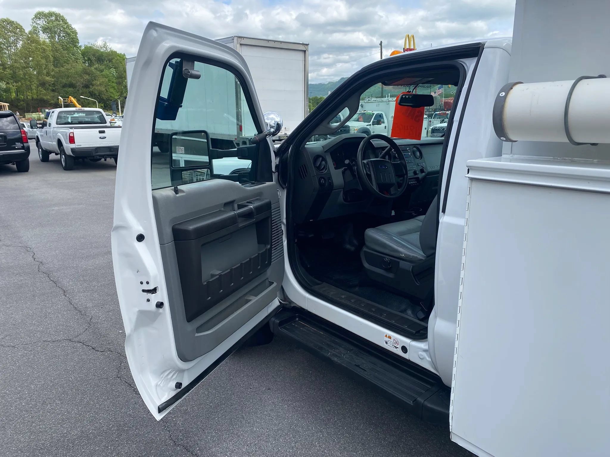 Used 2014 Ford F450 XL w/ Power Equipment Group RWD image 8