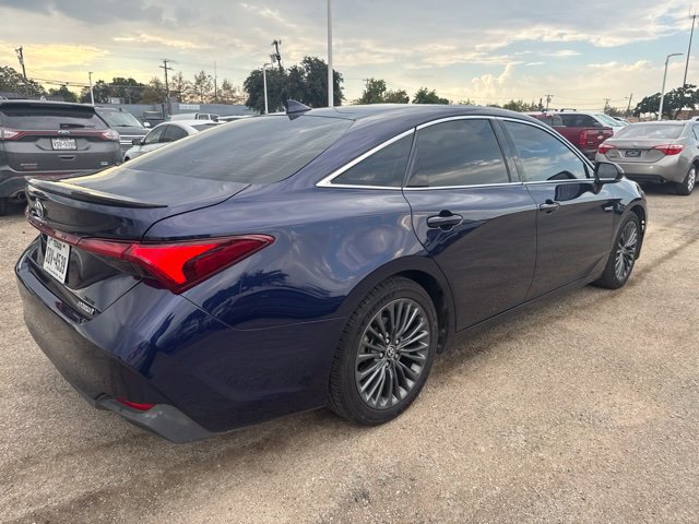 Used 2021 Toyota Avalon XSE FWD image 3