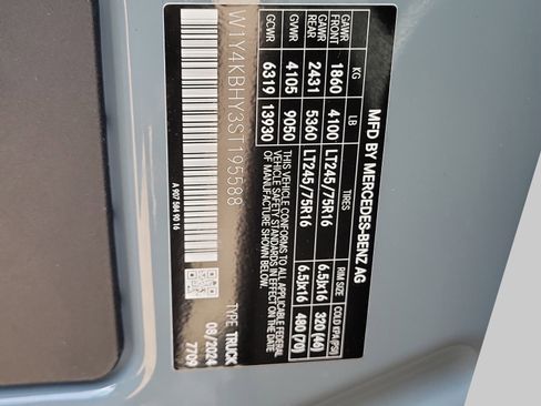 Used 2025 Mercedes-Benz Sprinter 2500 image 26