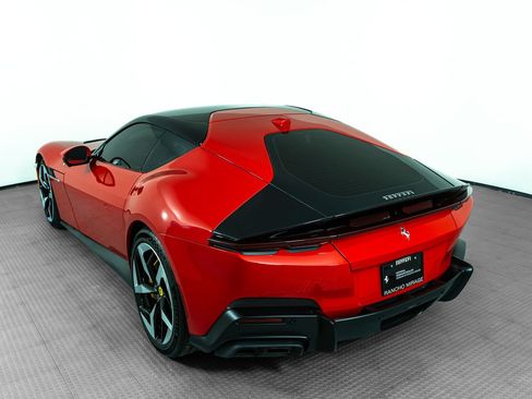 Certified 2025 Ferrari 12Cilindri RWD image 5