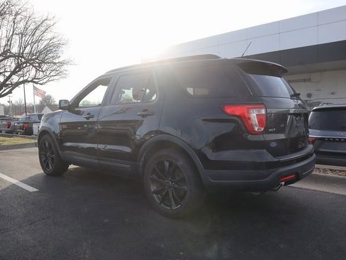 Used 2019 Ford Explorer XLT w/ Equipment Group 202A image 4