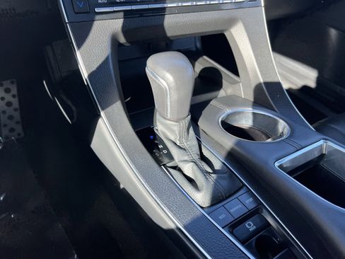 Used 2021 Toyota Avalon XSE image 21