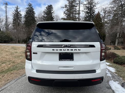 Used 2023 Chevrolet Suburban Z71 w/ Luxury Package image 9