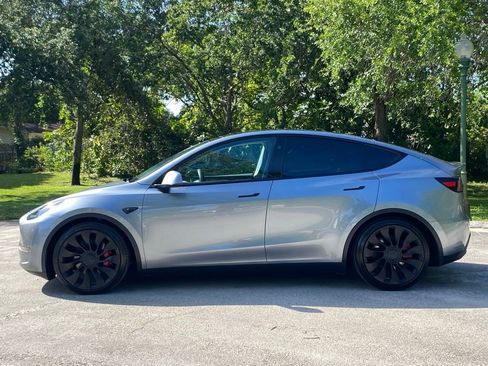 Used 2025 Tesla Model Y Performance AWD/4WD image 9