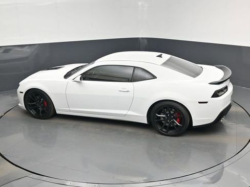 Used 2014 Chevrolet Camaro SS w/ SS Performance Package image 27