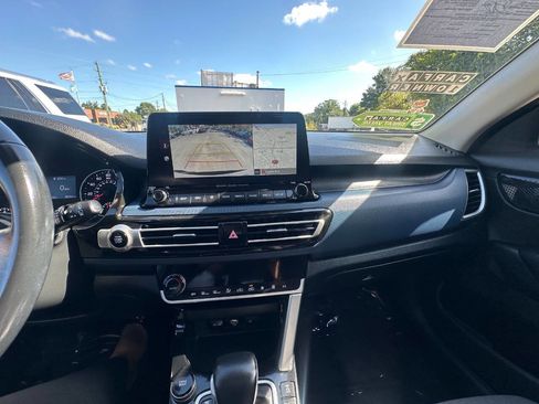 Used 2022 Kia Seltos Nightfall Edition image 25