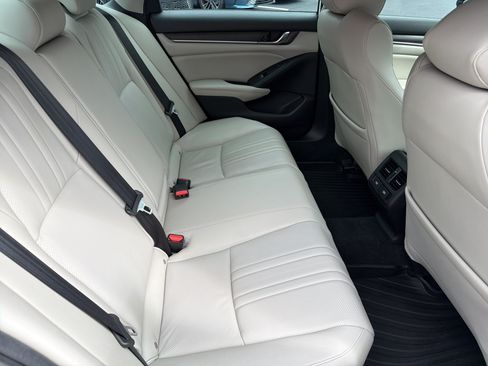 Used 2022 Honda Accord Touring image 15