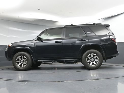 Used 2023 Toyota 4Runner TRD Off-Road Premium w/ Moonroof Package AWD/4WD image 30