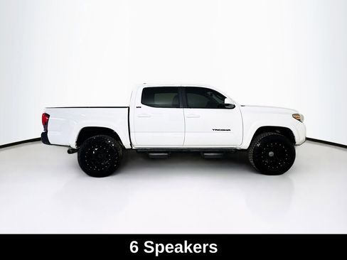 Used 2018 Toyota Tacoma SR5 AWD/4WD image 8