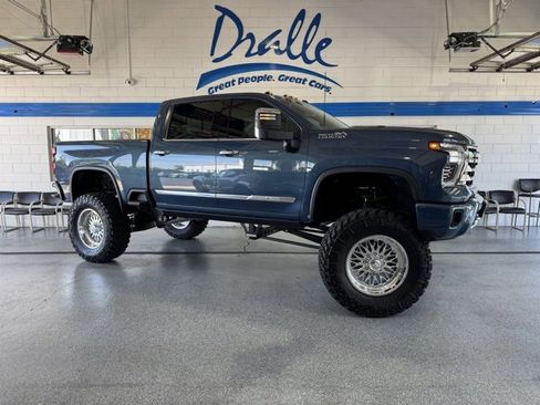 Used 2025 Chevrolet Silverado 2500 High Country w/ Technology Package image 1