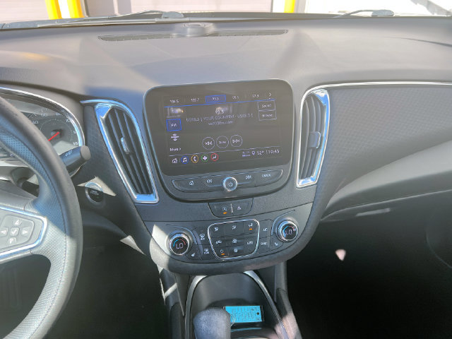 Used 2021 Chevrolet Malibu LT FWD image 18